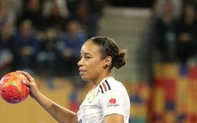 La France championne du monde de handball avec Estelle Nze Minko