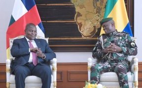 Transition au Gabon : Brice Oligui Nguema a reçu le président centrafricain, émissaire de la CEEAC