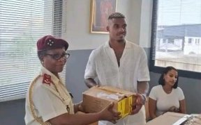 Mario Lémina égaye le séjour des enfants hospitalisés au CHU de Libreville