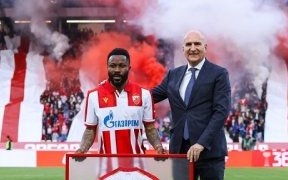 Football : Guelor Kanga, l’étoile gabonaise qui a conquis Belgrade