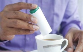 Edulcorant : l’aspartame est « peut-être » cancérogène, selon une 1ère évaluation de l’OMS
