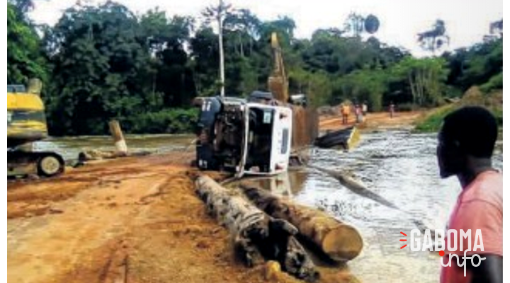 Mandji : Un camion d’Olam se renverse dans la rivière Doubanzi