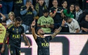 MLS : Denis Bouanga buteur dans le derby californien face au Galaxy