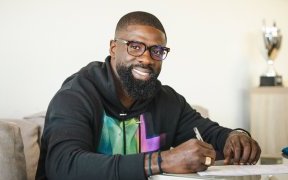 Bruno Ecuele Manga signe pour une saison à Chamois Niortais FC