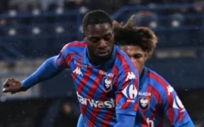 Ligue 2 : Alex Moucketou Moussounda et le SM Caen, lanterne rouge après une défaite 3-0