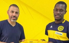 L’attaquant Randy Essang Matouti rejoint pour 4 saisons la Jeunesse Sportive de Kabylie
