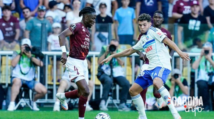 Ligue 1 : Metz battu par Strasbourg, Michel Mboula transparent