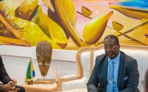 CAN 2023 : le trio arbitral gabonais choisi par la CAF honoré avant son départ pour la Côte d’ivoire