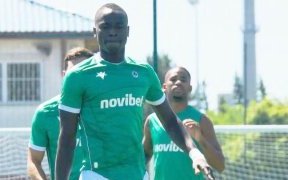 Chypre : Curtis Junior Makosso Moungadji signe son premier contrat professionnel à l’Omonia Nicosie