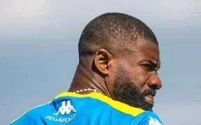 Écuele Manga revient sur son transfert avorté à Bordeaux : « Je suis toujours disponible »