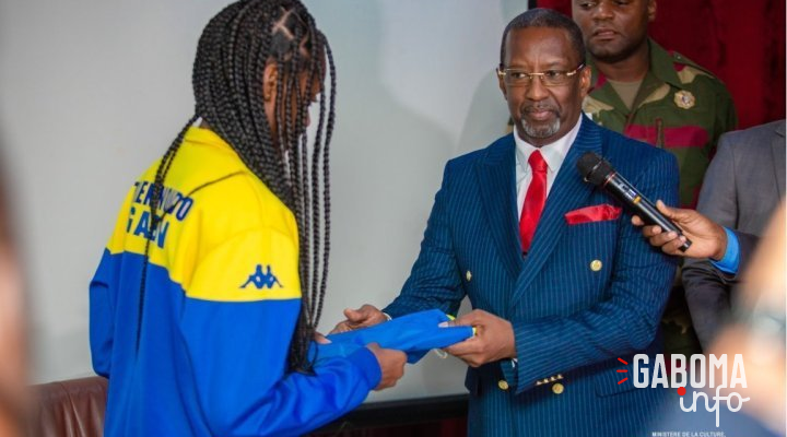 Jeux Africains 2024 : remise du drapeau national aux athlètes gabonais